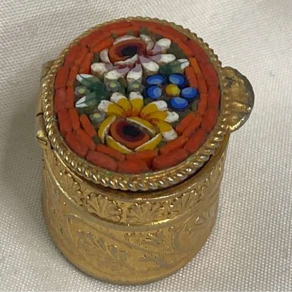 Vintage Italian, Micro Mosaic Pill/Trinket Box In A Floral Pattern - Picture 8 of 11